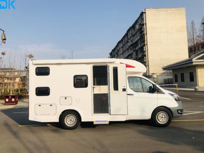 „Ford C-Type RV“